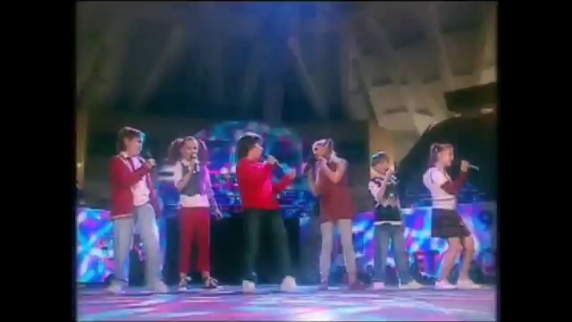 "Коломбина" и группа "Смайлики" - "Смотри на всё веселей" 