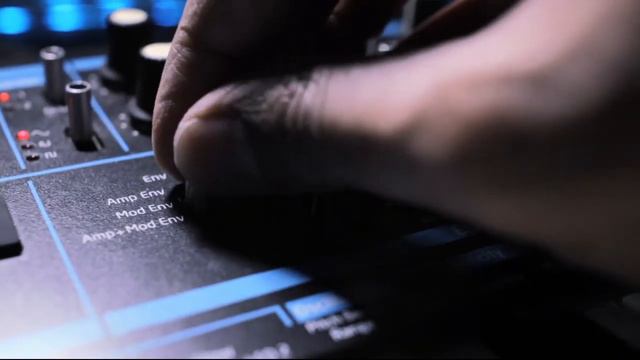 Telephonic Substation - Novation Bass Station II смотреть онлайн