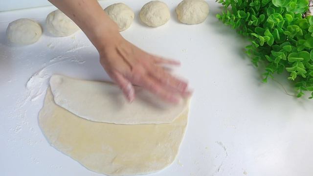 To takie PROSTE Dlaczego nie zrobiłam tego wcześniej❗️ Przepis na chrupiące ciasto warstwowe👌 смотреть онлайн