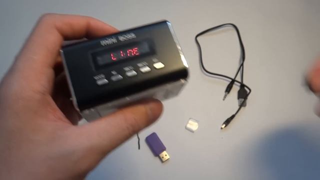 Мини колонка Mini Boss с mp3 плеером и FM радио смотреть онлайн