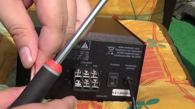 Bass am Stuhl? Mit einem Körperschallwanler + einem 2.1 Verstärker, kein Problem смотреть онлайн