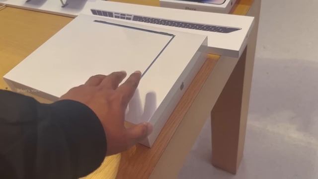 24x7 Glass Apple Store in America | My Purse Gaali ? - Irfan's View смотреть онлайн