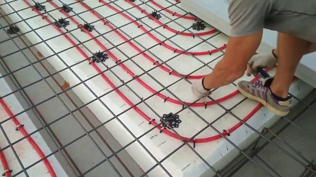 УШП день 24. Укладка арматурной сетки. смотреть онлайн