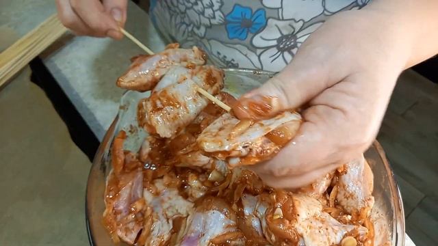 ШАШЛЫЧКИ ИЗ КУРИНЫХ КРЫЛЫШЕК В ДУХОВКЕ смотреть онлайн