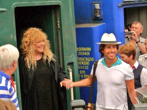 А. Пугачёва - Я тебя никому не отдам.mpg смотреть онлайн