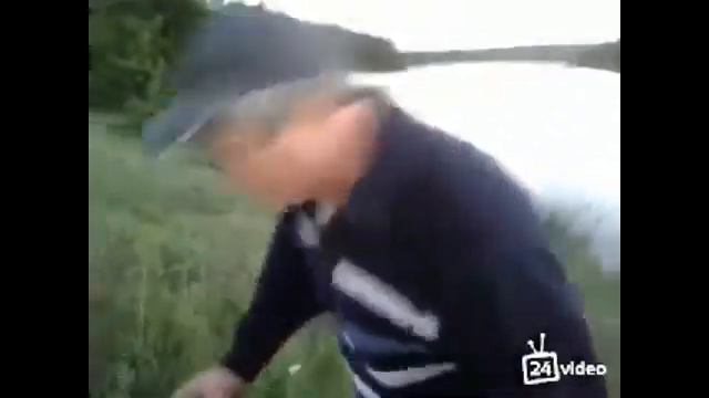 Мужик на рыбалке ( на стиле " Время и стекло") смотреть онлайн