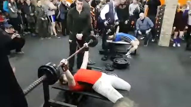 Жим лежа 45 кг (с соревновательной паузой) смотреть онлайн