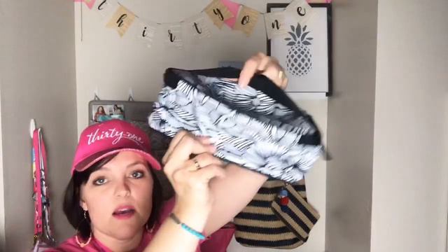 Thirty-One Thursday! Win a Bag of Presents! смотреть онлайн