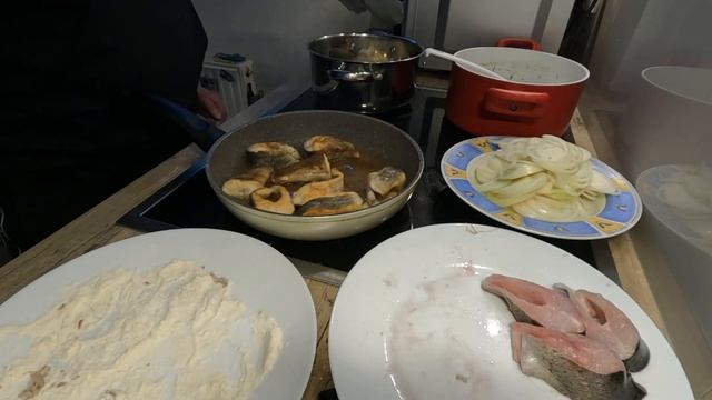 Форель по царски или форель в луке.Никакого маринада. Вкуснее вы не пробовали. Готовит добрый. смотреть онлайн