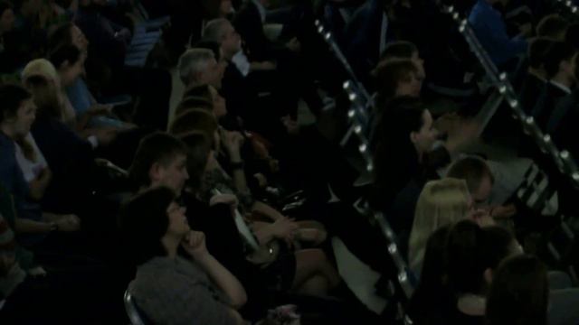 Егорьевск, день православной молодежи, зал подпевает артисту смотреть онлайн