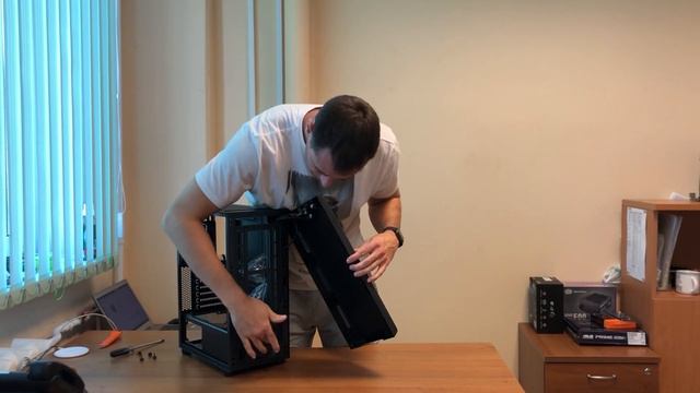 Классный компьютерный корпус за 2250 рублей \ Обзор корпуса ZALMAN S4 смотреть онлайн