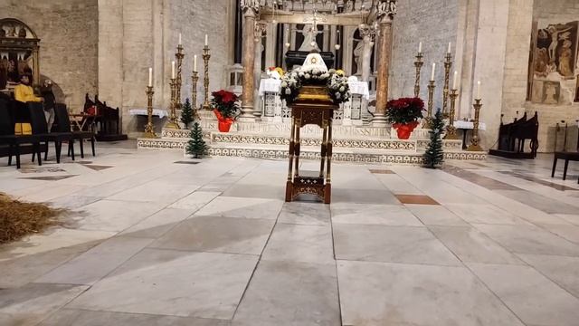 Рождественская Божественная Литургия в Базилике святителя Николая чудотворца смотреть онлайн