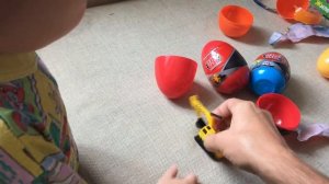 Машинки Спецтехника Технопарка. Открываем большие яйца с машинками.
