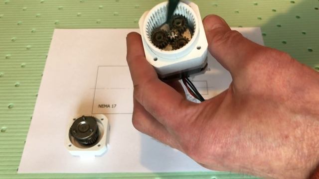 Мощный привод из старого шуруповерта / Powerful drive from an old screwdriver смотреть онлайн