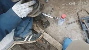 Рено Сценик 1. Замена пружин и опорных подшипников.