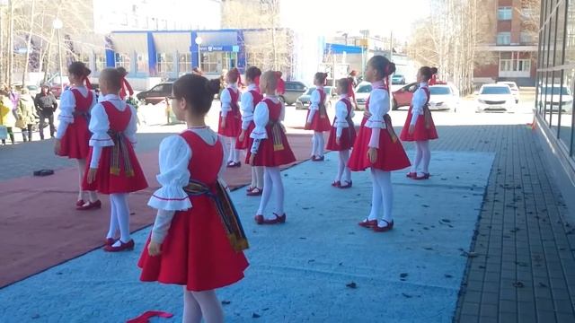 Хоровод. День семьи.13.05.17 г.Стрежевой смотреть онлайн