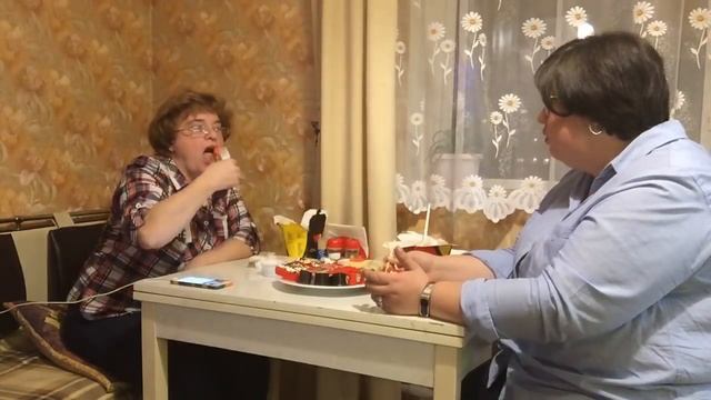 Вероника в гостях / И снова роллы смотреть онлайн