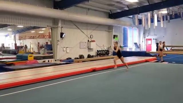 Noella Marshall-Front layout Rudi смотреть онлайн