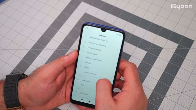 Xiaomi Redmi 7 Unboxing And First Look