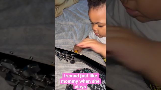 Guitar genius at age 1 смотреть онлайн