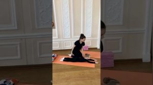 Как делать упражнение лодочка