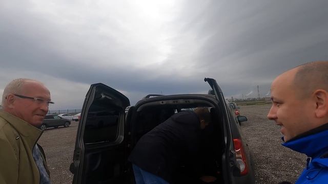 ВПЕРВЫЕ СТОЛКНУЛИСЬ С ЭТИМ НА ЛАРГУСЕ, ОКАЗАЛОСЬ ВСЕ ПРОСТО! Купили новый LADA LARGUS CROSS 2021