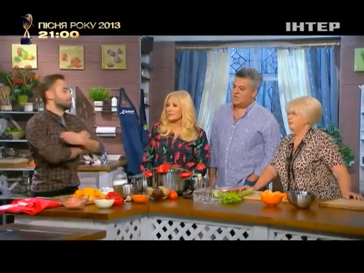 Таисия Повалий с мамой и мужем на программе «Зимняя кухня с Дмитрием Шепелевым» (2013) смотреть онлайн