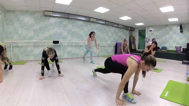 Фитнес тренировка для всего тела с танцевальной разминкой. 47 мин лучшие упражнения для девушек. смотреть онлайн