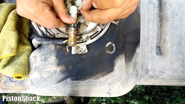 NISSAN TITAN FUEL PUMP REPLACEMENT WELL EXPLAINED in DETAILS | Nissan Titan 2004-2015 смотреть онлайн