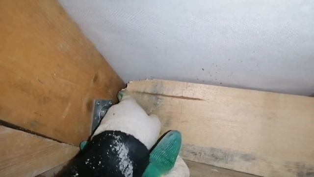 как зашить мостик холода между стропилами, смотреть онлайн