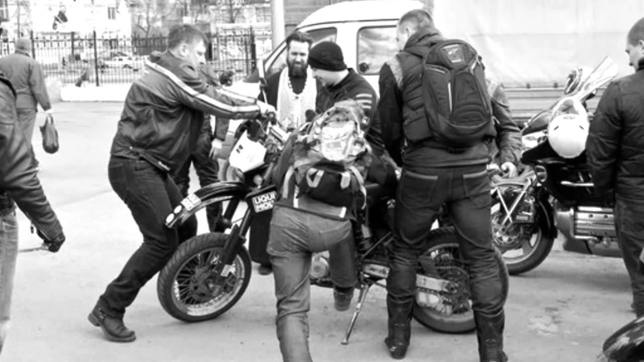 Вербное воскресенье на мотоцикле в городе Ч. смотреть онлайн