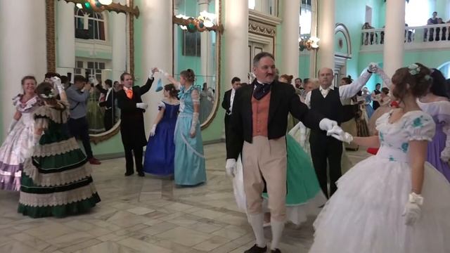 "Осенний бал" смотреть онлайн