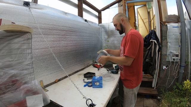 Полы в гусятник. Вытяжка в подземной теплице.