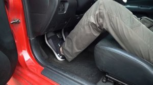 Как правильно сидеть за рулем в жизни и в спорте.