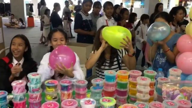 КАК НАДУТЬ СЛАЙМ ЧЕРЕЗ СОЛОМИНКУ. смотреть онлайн