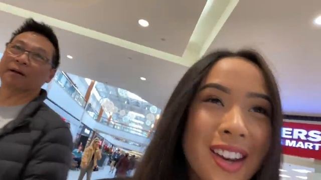 I'll Buy You ANYTHING You Can Say In TAGALOG w/ Our Dad! смотреть онлайн