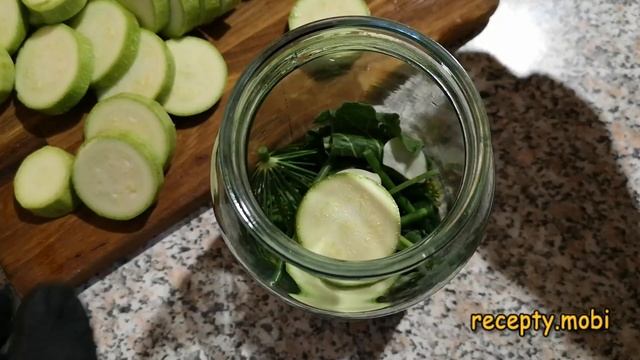 Хрустящие маринованные кабачки на зиму в литровых банках смотреть онлайн