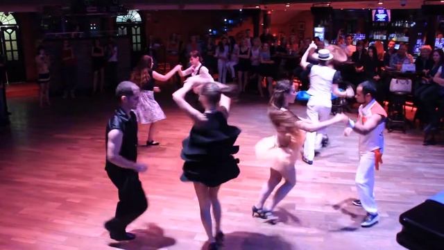 Salsa Casino-(Masters) Estrellita 2014- 1 тур смотреть онлайн