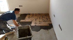 Укладка плитки Cersanit на пол методом ёлочка или паркетная укладка  плитки.