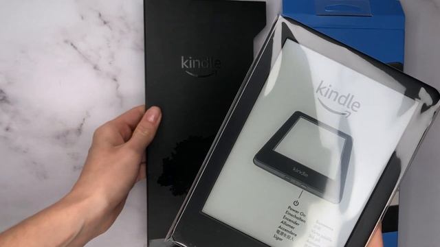 Распаковка Amazon Kindle 10th Gen.