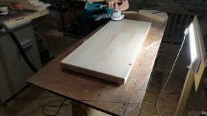 Шлифовка подступенков и ступеней, подготовка к покраске маслом.