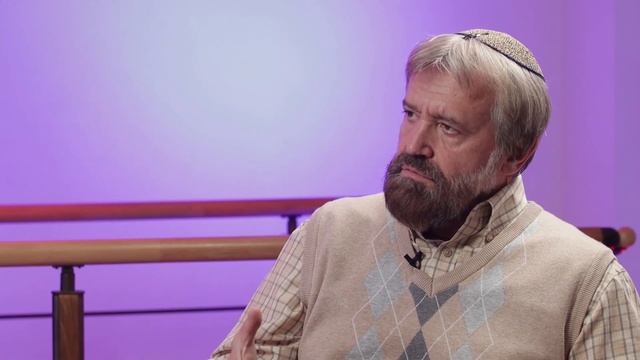 Обязательно ли замужним женщинам покрывать голову? | Спроси у ребе смотреть онлайн