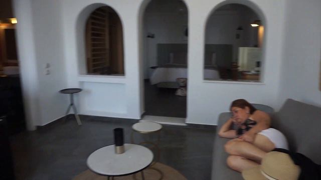 GREECE TRAVEL VLOG I WHAT TO DO IN ATHENS, MYKONOS, SANTORINI смотреть онлайн
