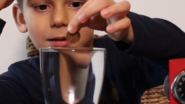 Эксперимент с водой и монетами смотреть онлайн