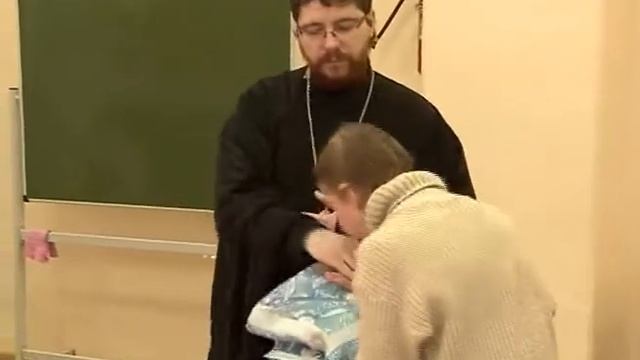 Кто лучше всех прислуживает в алтаре смотреть онлайн