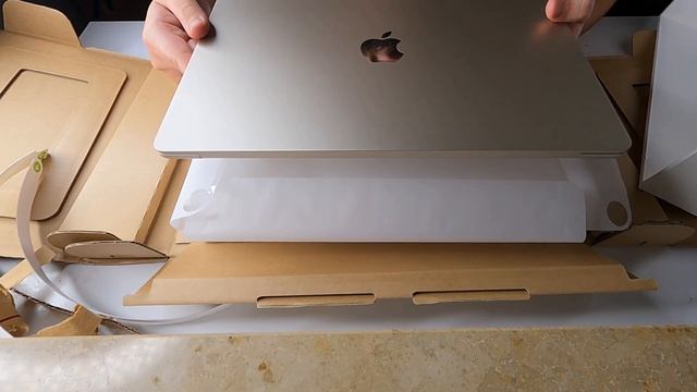 2023 Apple MacBook Air 15-inch (M2-chip) in Starlight / Polarstern | Unpacking A2941 16GB RAM смотреть онлайн