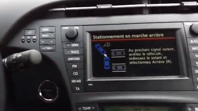 toyota prius 3 - IPA (intelligent parking assist) смотреть онлайн