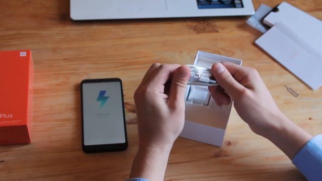 Распаковка Xiaomi Redmi 5 Plus смотреть онлайн