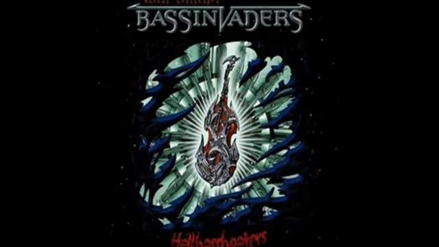 Bassinvaders - Eagle Fly Free [Helloween Cover] (Letras Inglés - Español) смотреть онлайн