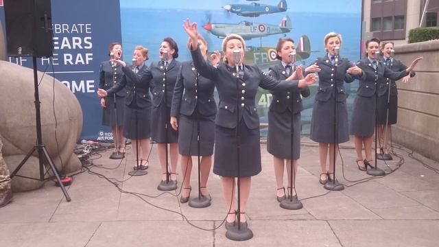 D Day Darlings: Run Rabbit Run смотреть онлайн